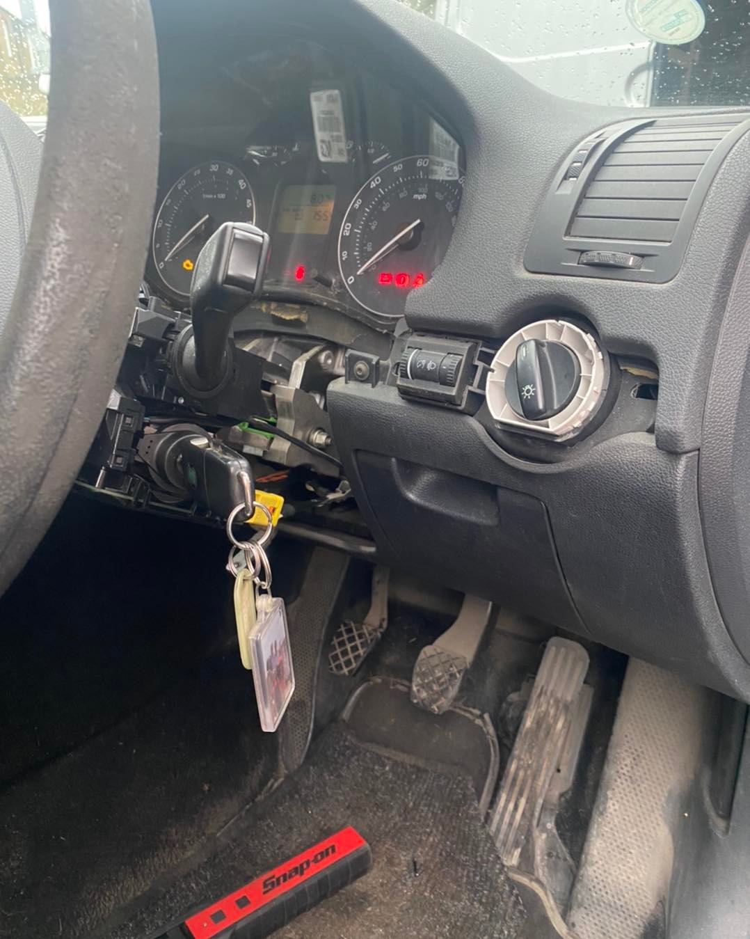 Steering Wheel Locked & Car Won’t Start – Causes & Solutions