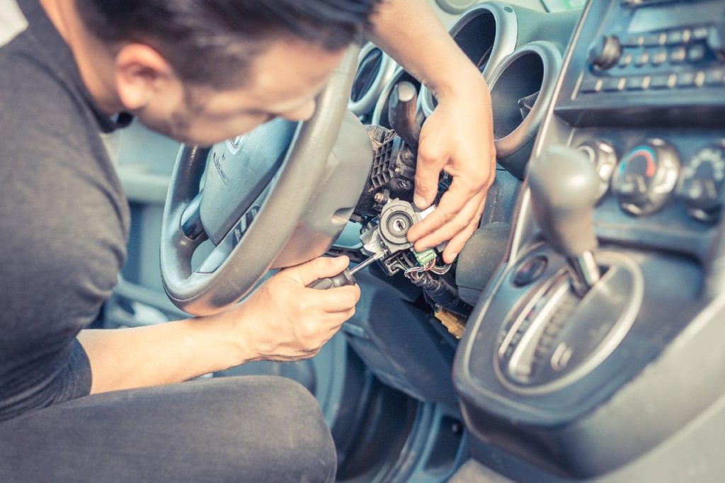 Roadside Assistance Tips: What to Do If Your Car Won’t Start